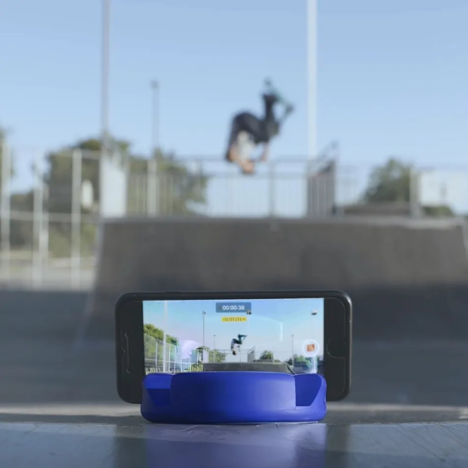 GoDonut stand holding a tablet in landscape mode