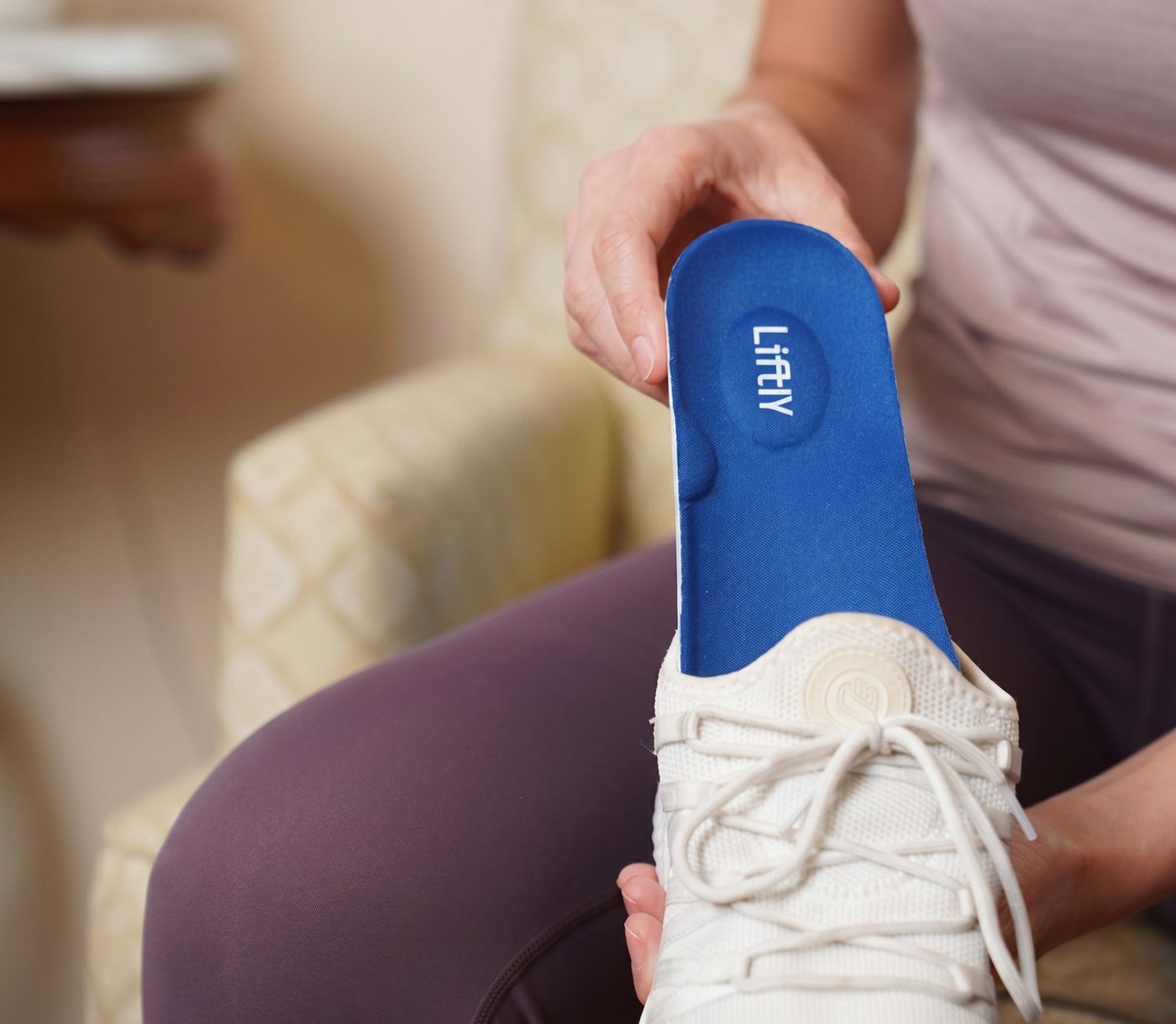 Liftly insole side profile showing arch support shape