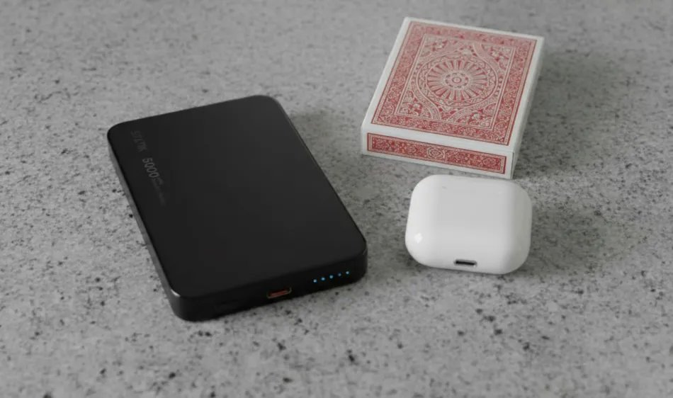 Statik State power bank wireless charging a phone
