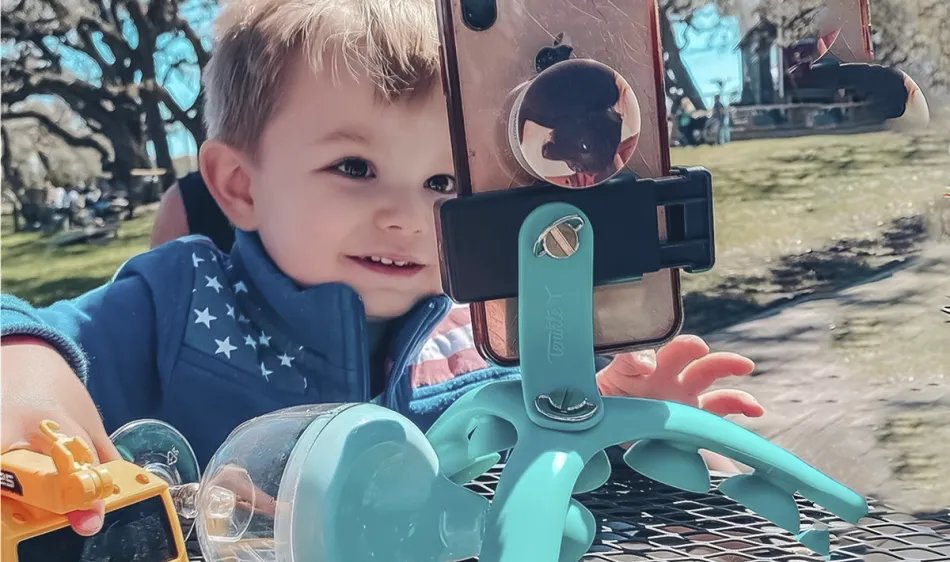 Tenikle vs. Traditional Tripods and Phone Stands